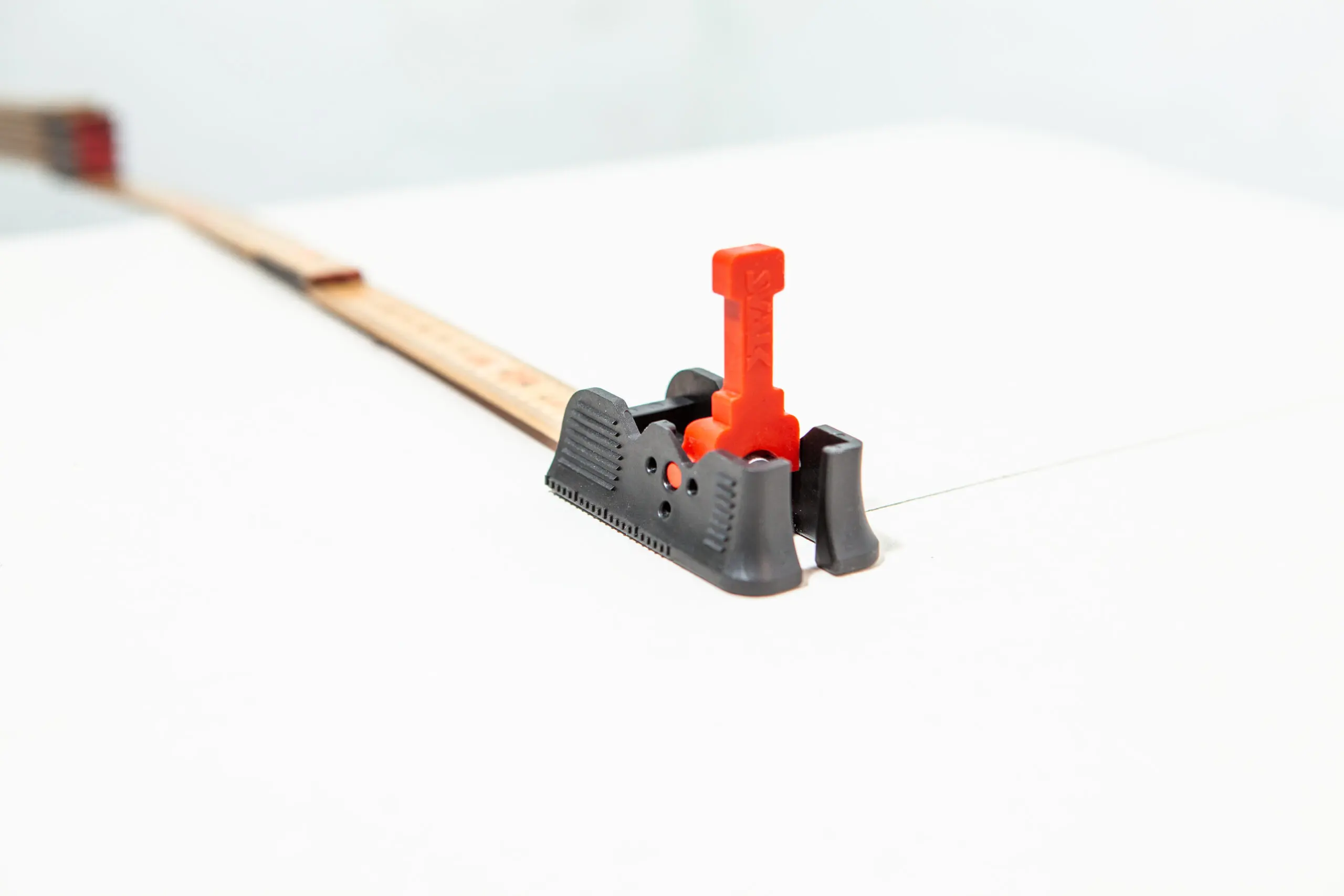 Gipsskæreren foldet ud